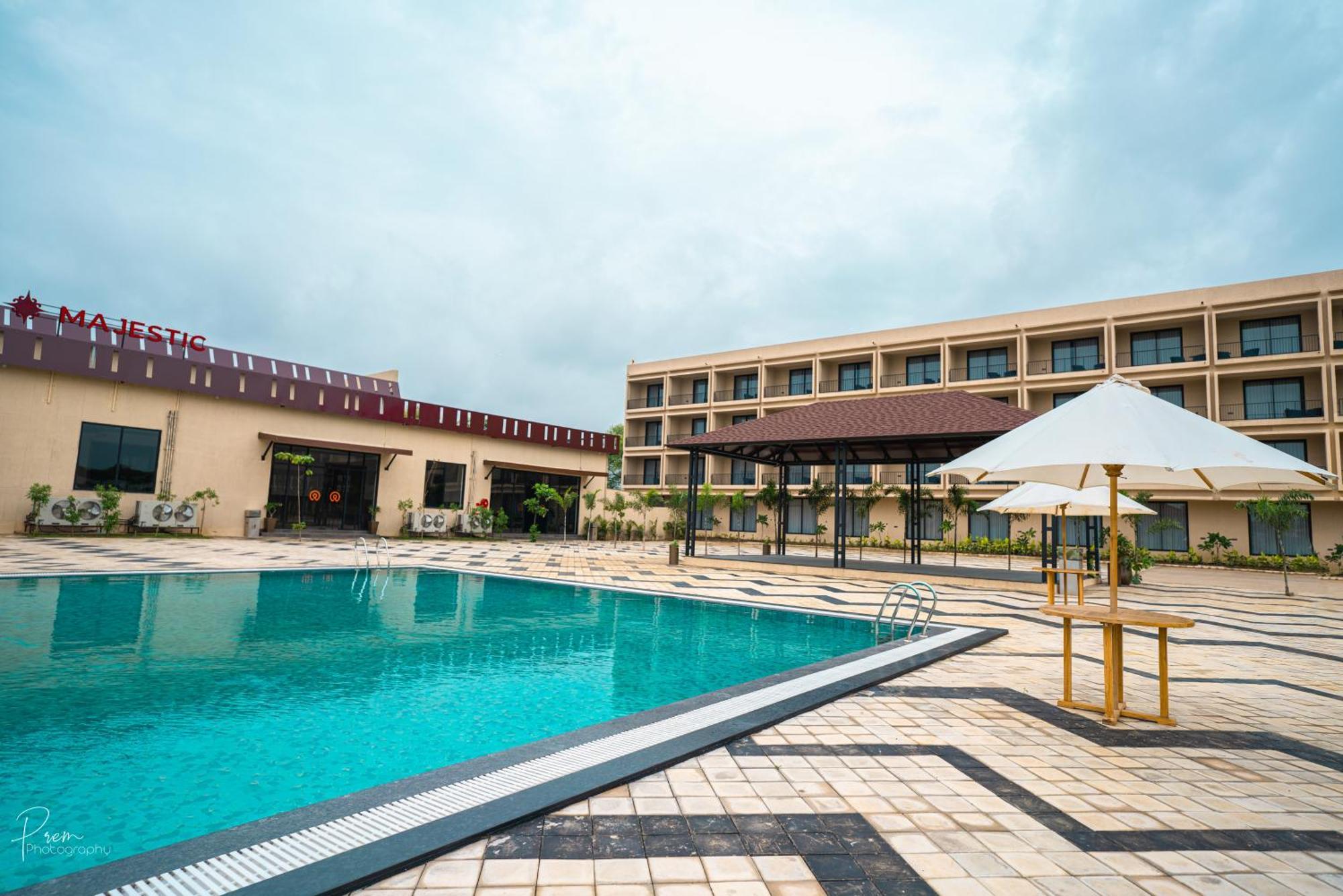 Hotel Omaya Garden Raipur  Luaran gambar